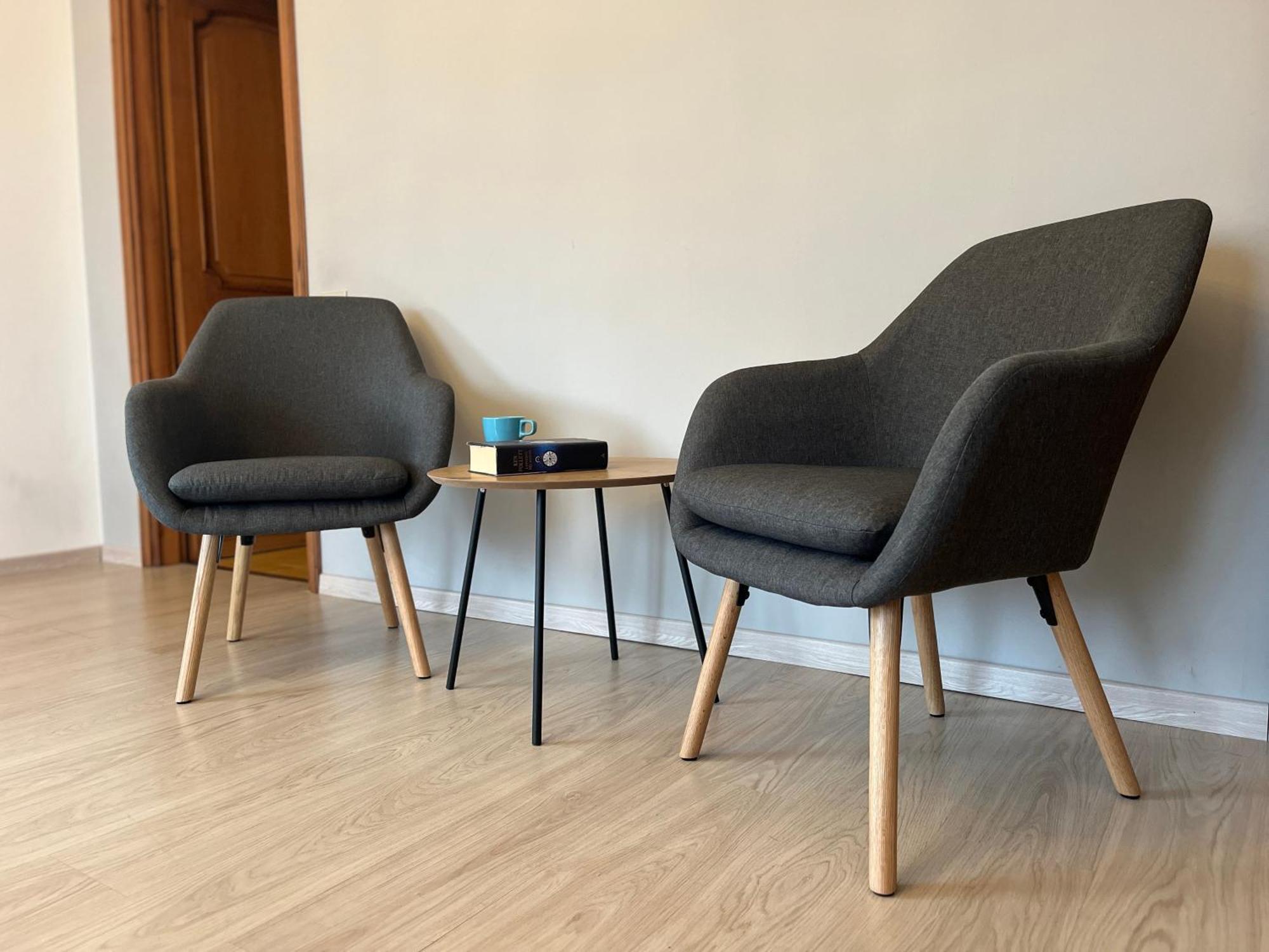 Bella Vita Guesthouse -Parcheggio Privato Interno Арона Экстерьер фото